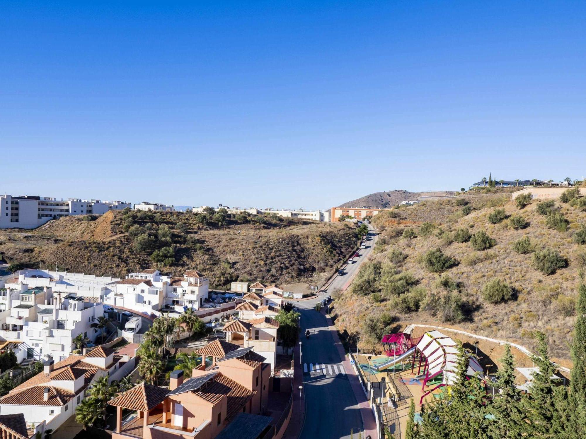 Atico Con Vistas Al Mar Piscina Y Parking Apartment Malaga Bagian luar foto