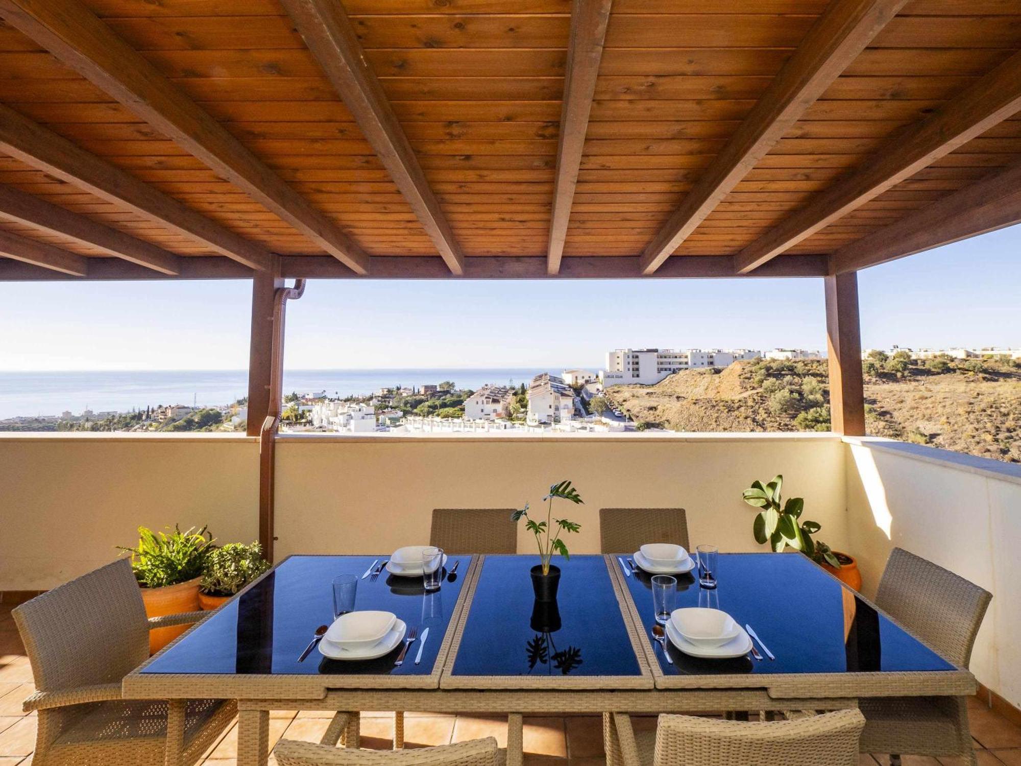 Atico Con Vistas Al Mar Piscina Y Parking Apartment Malaga Bagian luar foto